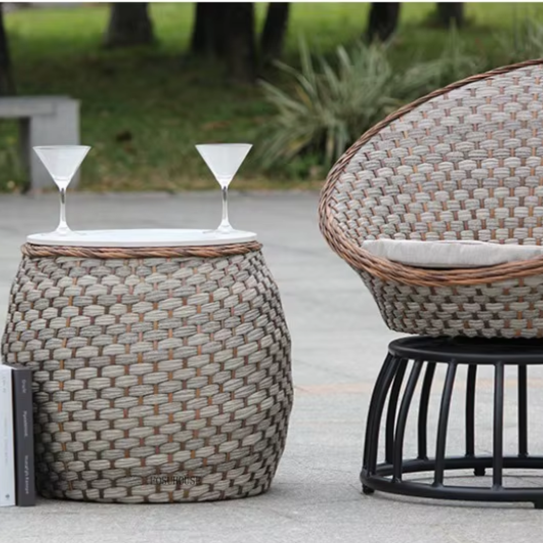 Garden Rattan Bistro close of the chair